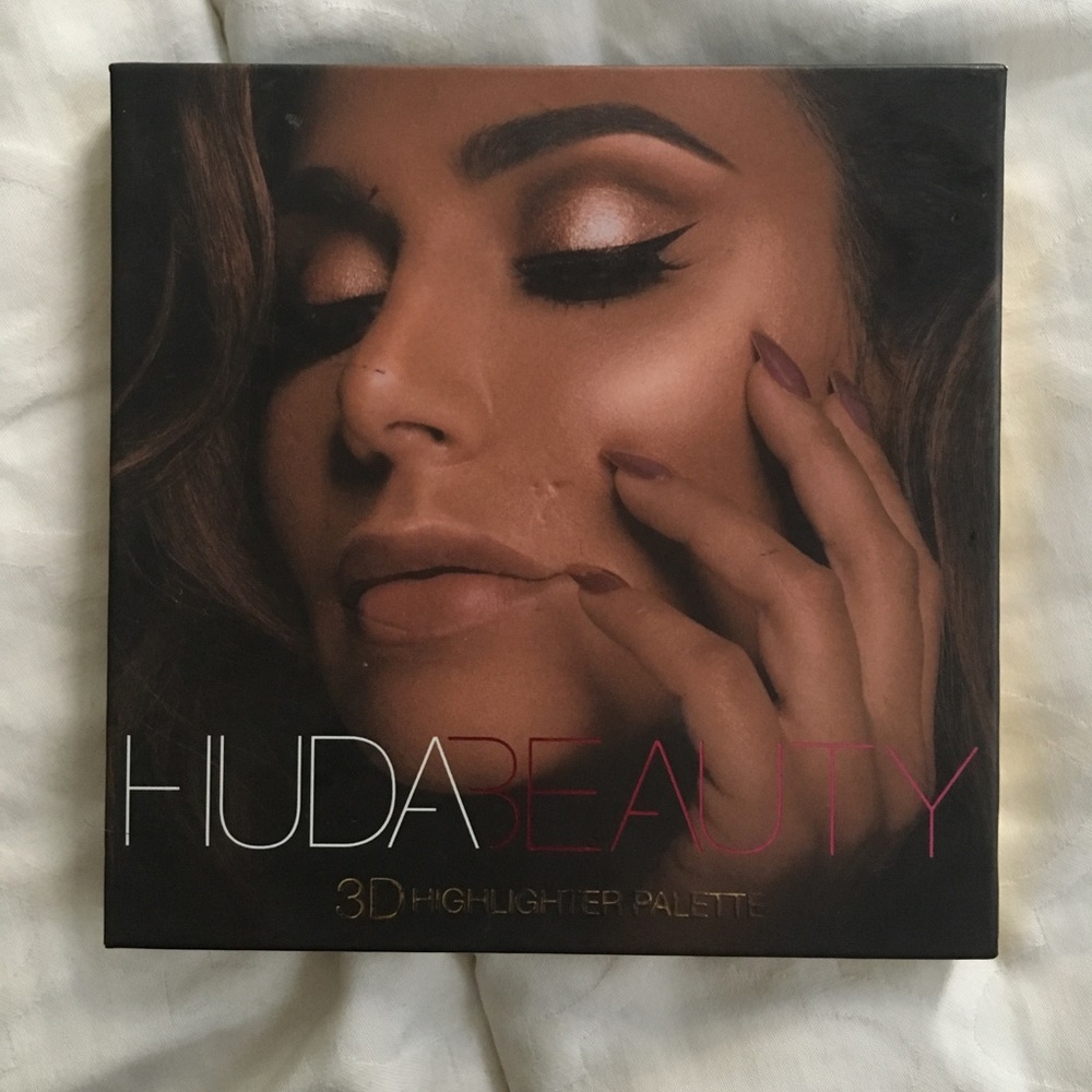 Huda beauty “golden sands”